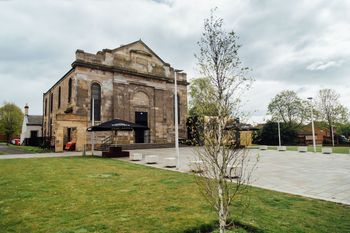 St Luke's — photo 1