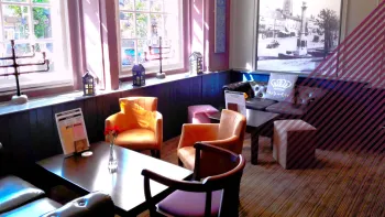 The Crown East Grinstead  — photo 1