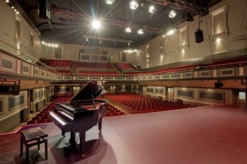 Parr Hall — photo 1