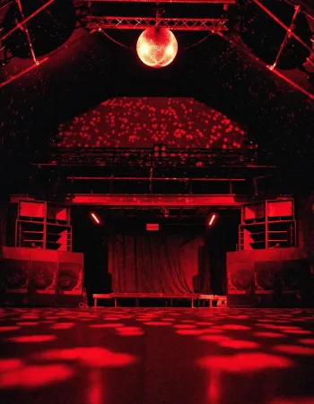 club cheek — photo 1