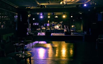 CON CLUB — photo 1