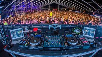 Mandarine Park x CamelPhat Experience — photo 1