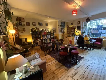 THE HOLLOWAY — photo 1